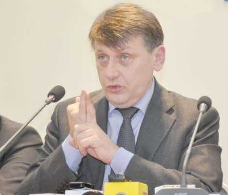 Crin Antonescu cere DEMISIA lui Traian Băsescu